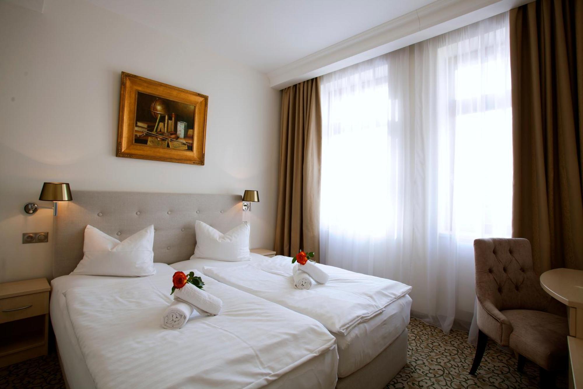 Hotel Ambiente Wellness&Spa Karlsbad Exterior foto