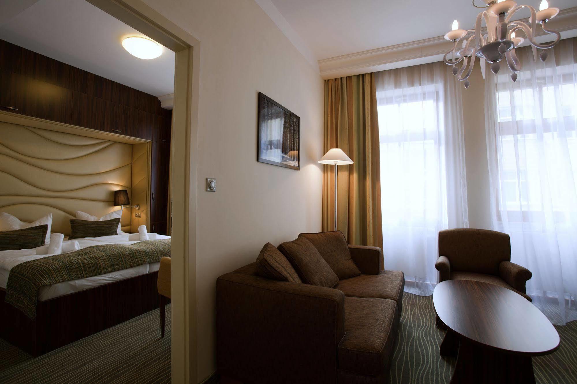 Hotel Ambiente Wellness&Spa Karlsbad Exterior foto